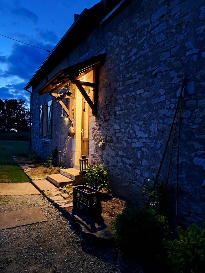 Chez Nous Bed & Breakfast Brigueuil-le-Chantre Екстериор снимка