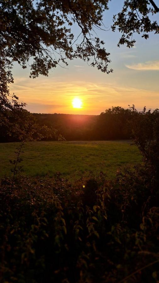 Chez Nous Bed & Breakfast Brigueuil-le-Chantre Екстериор снимка
