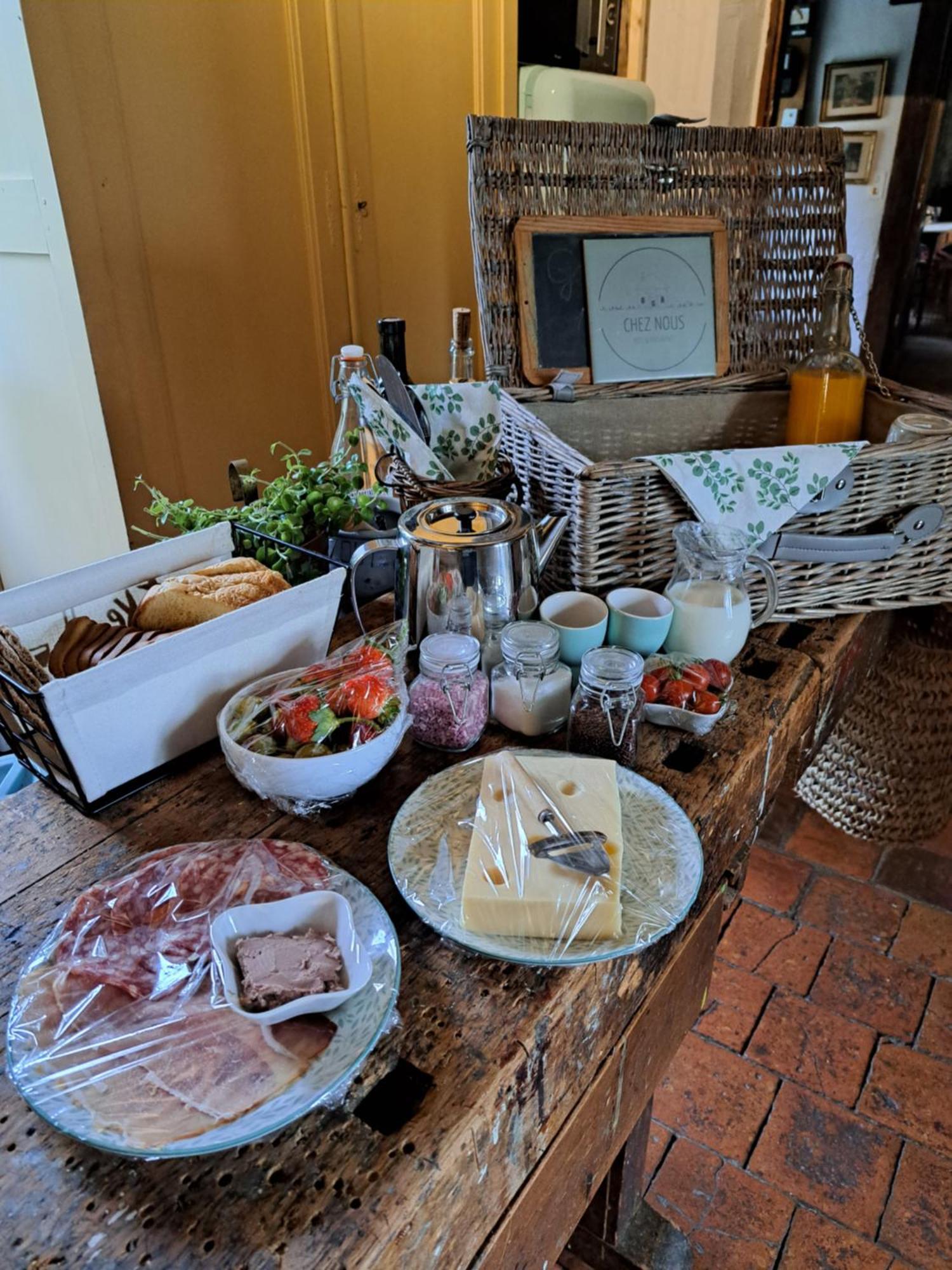 Chez Nous Bed & Breakfast Brigueuil-le-Chantre Екстериор снимка